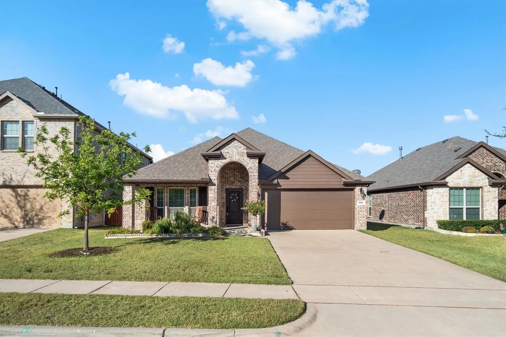 505 Maverick Street, Anna