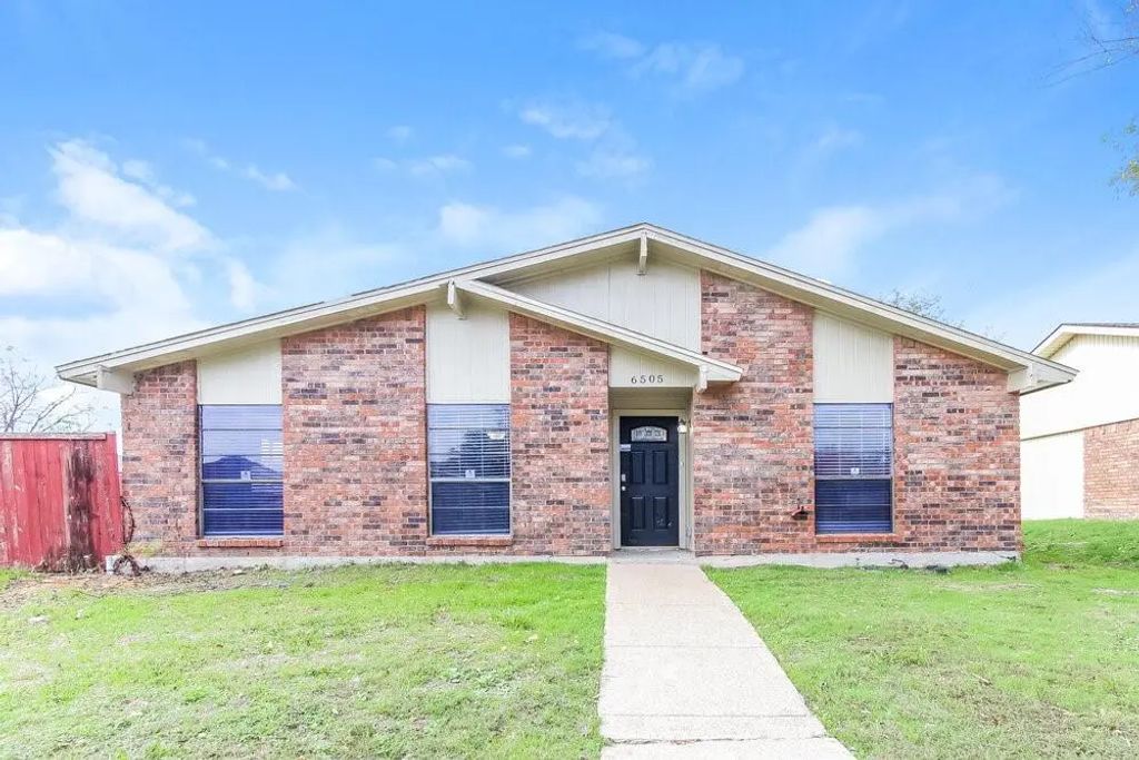 6505 Alta Oaks Drive, Garland