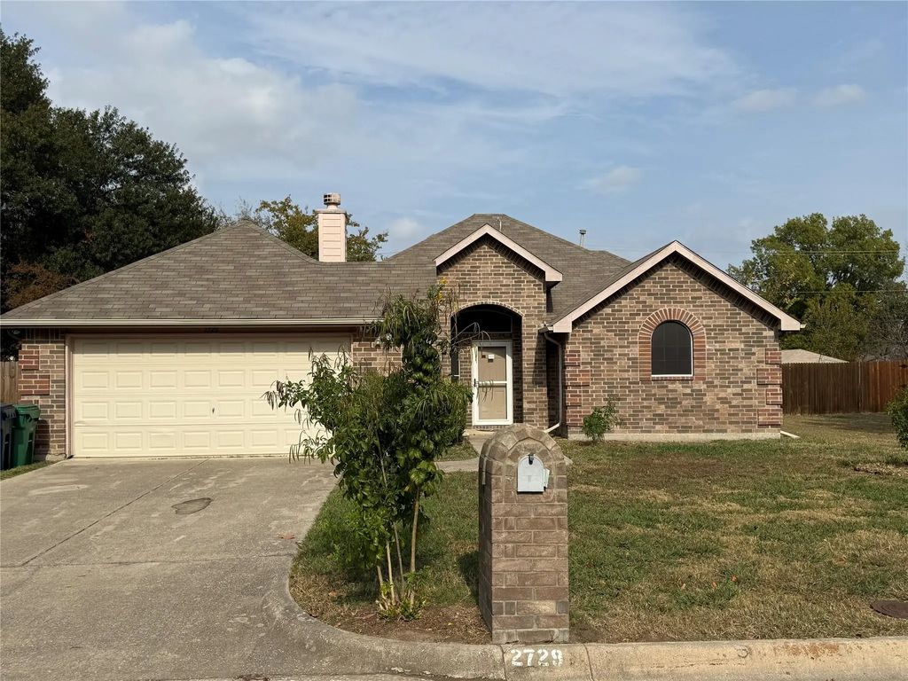 2729 Emerson Lane, Denton