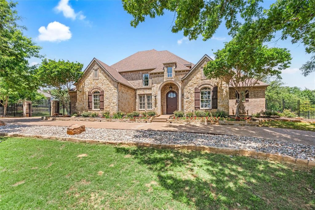 1817 Broken Bend Drive, Westlake