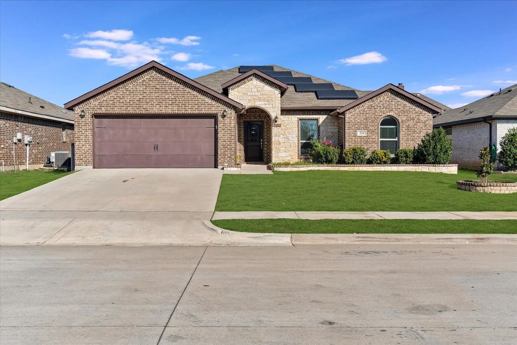 224 Cattlemans Trail, Saginaw