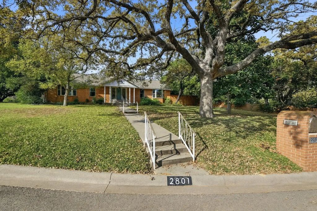 2801 Longfellow Lane, Denton