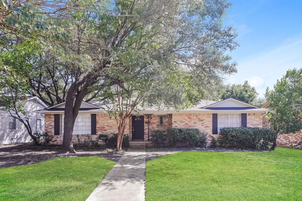 5132 Breakwood Drive, Dallas