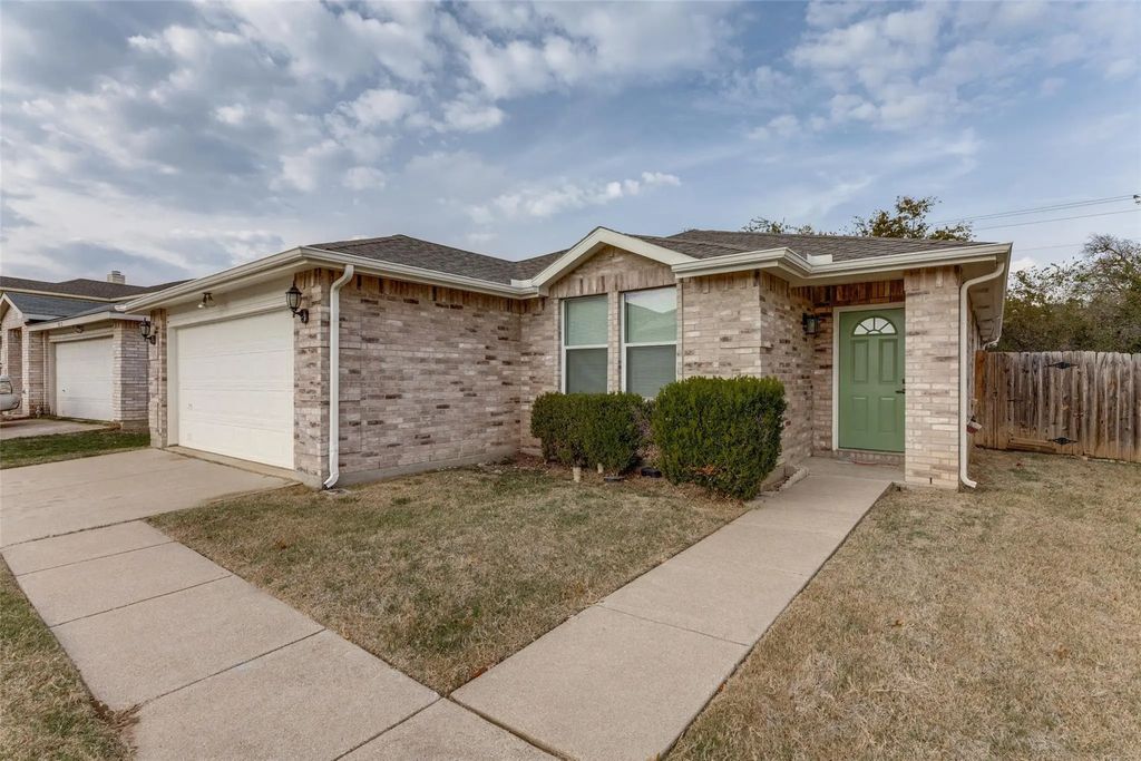 5808 Glenshee Drive, Fort Worth