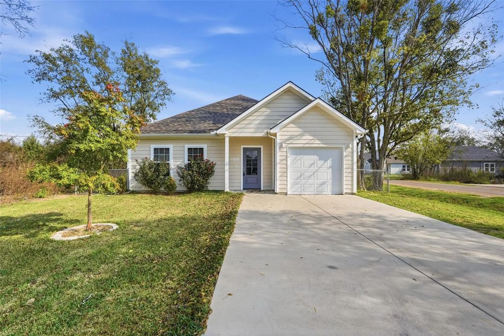 100 Winchester Circle, Gun Barrel City