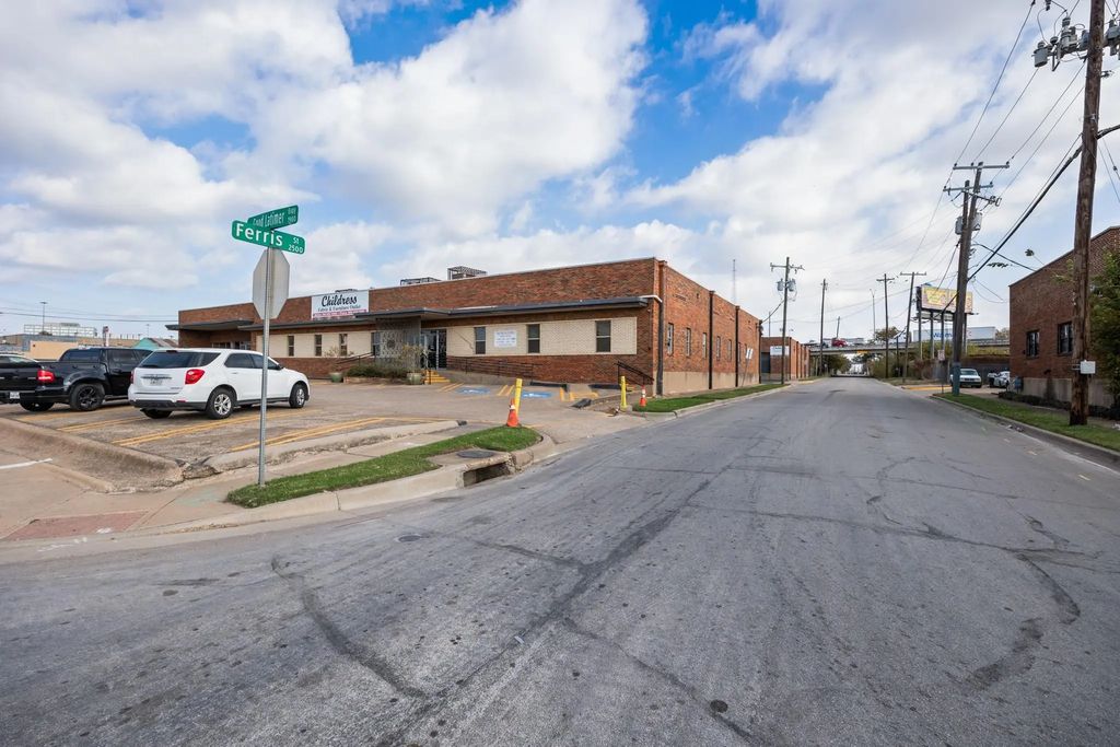 1912 S Good Latimer Expressway, Dallas