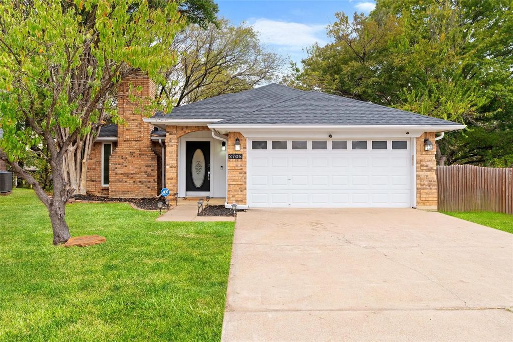 2705 Dover Gardens Drive, Arlington