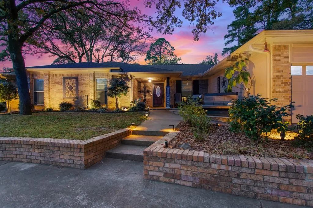 412 Hideaway Lane E, Hideaway
