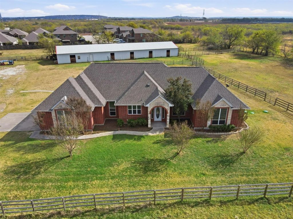1045 Floyd Hampton Road, Crowley