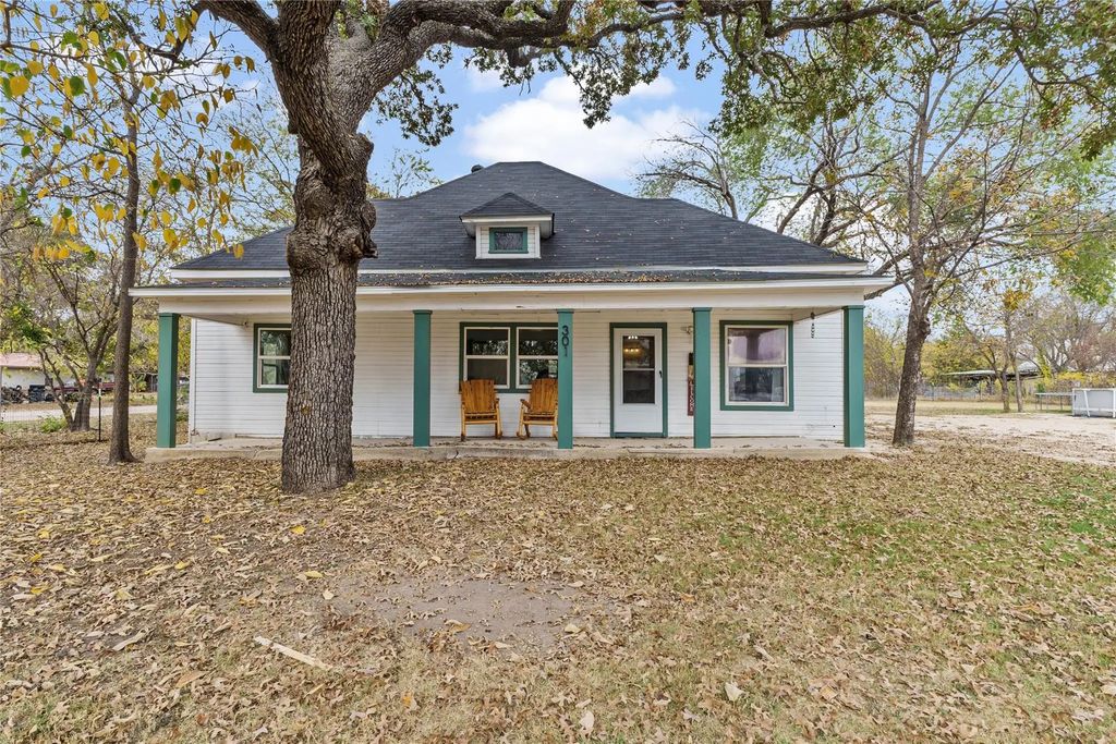 301 Ne 1st Street, Cross Plains