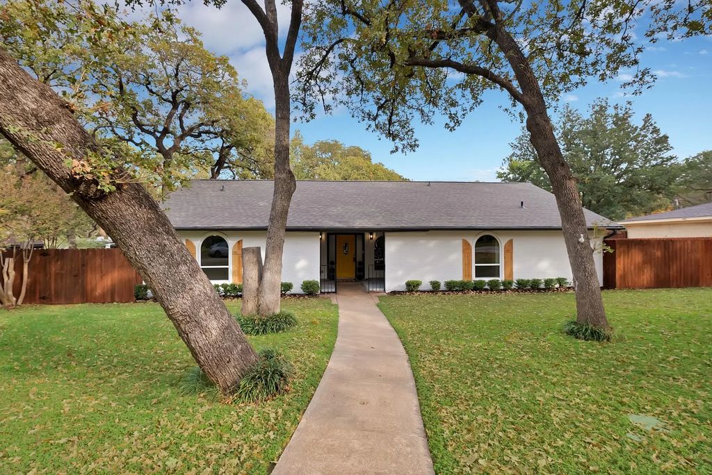 3705 Bridle Path Lane, Arlington