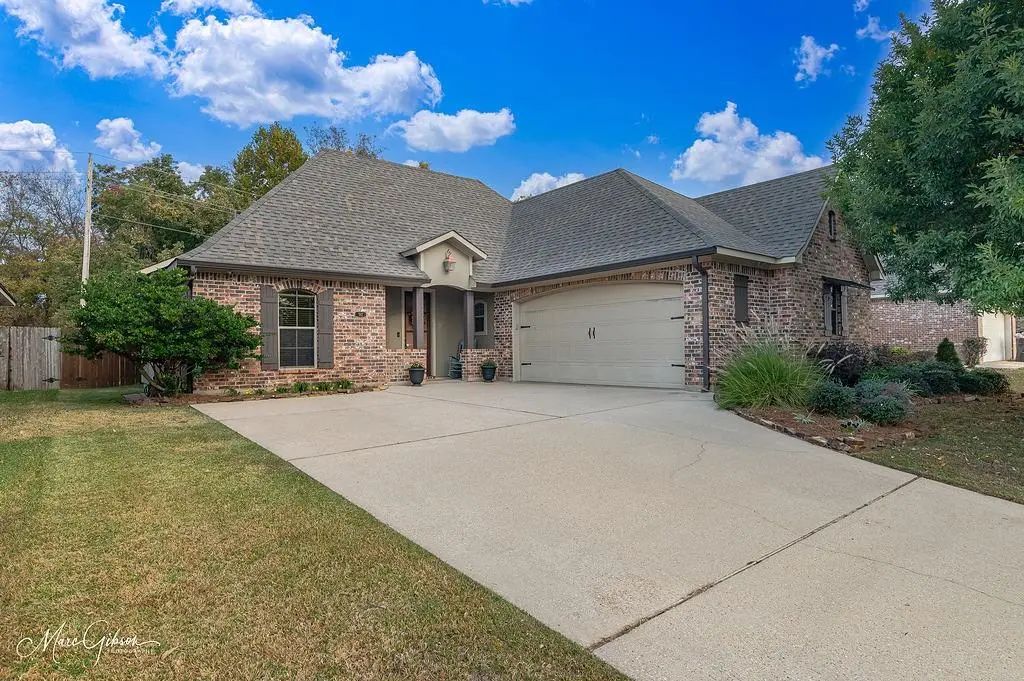 512 Chinquipin Drive, Bossier City