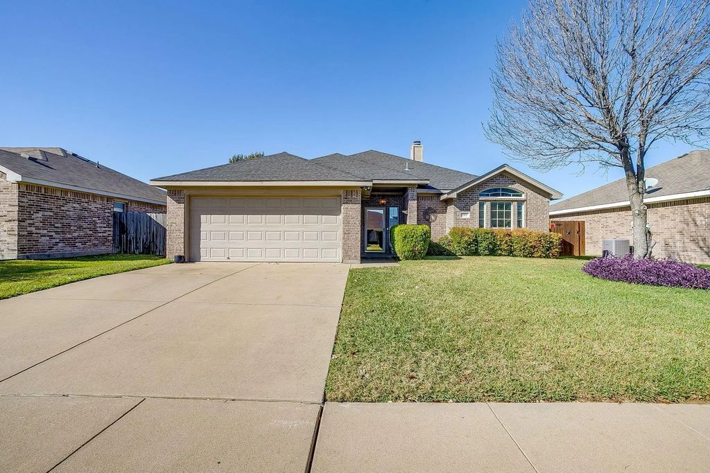 193 Adams Drive, Crowley