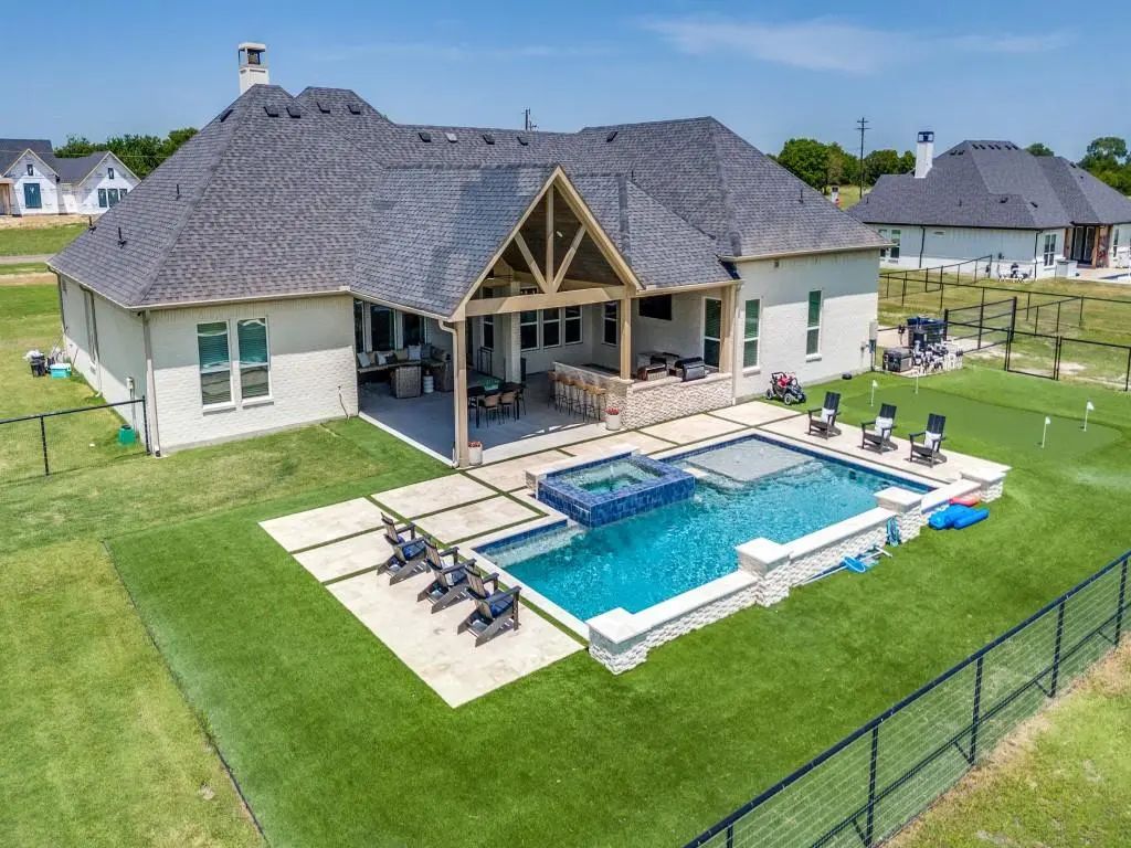 1956 Jc Maples Road, Gunter