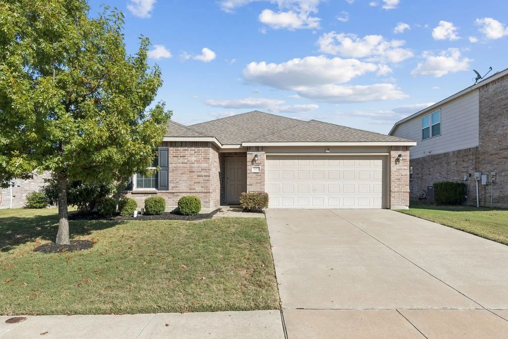 1613 Megan Creek Drive, Little Elm