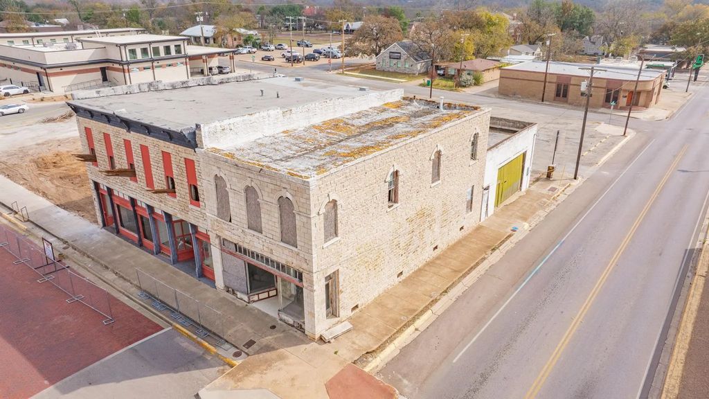 104 E College Street, Stephenville