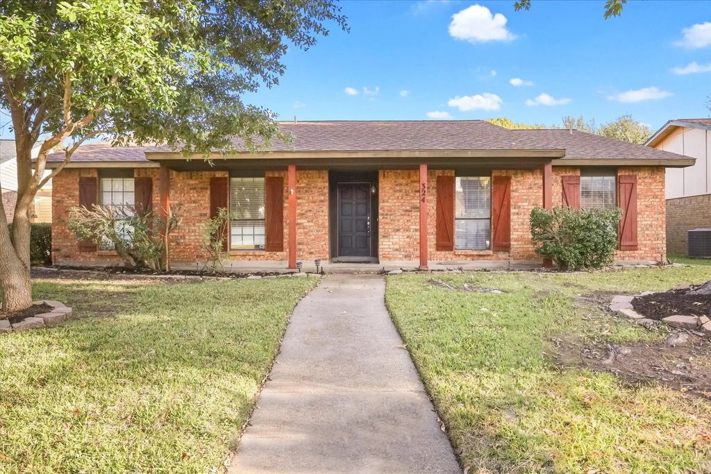 324 Woodhurst Place, Coppell