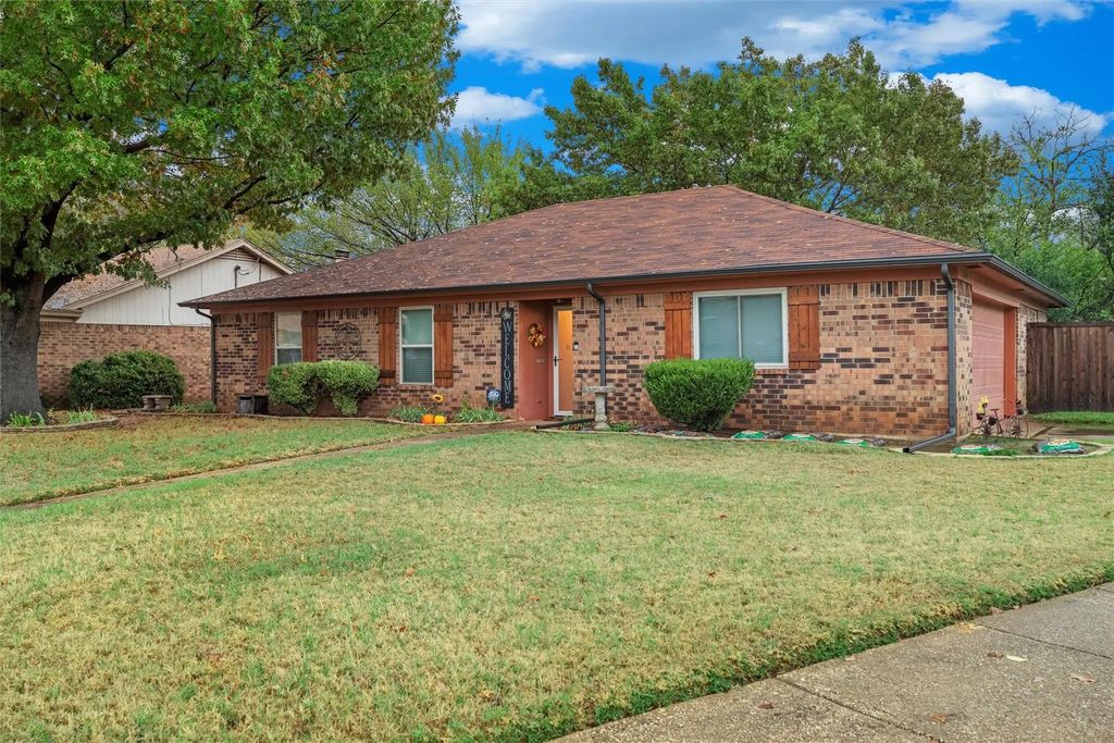 2325 Oakside Drive, Arlington