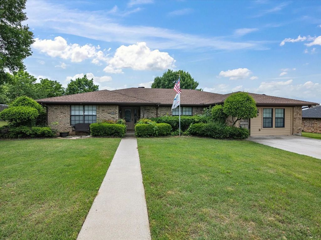 402 Brookview Drive, Decatur