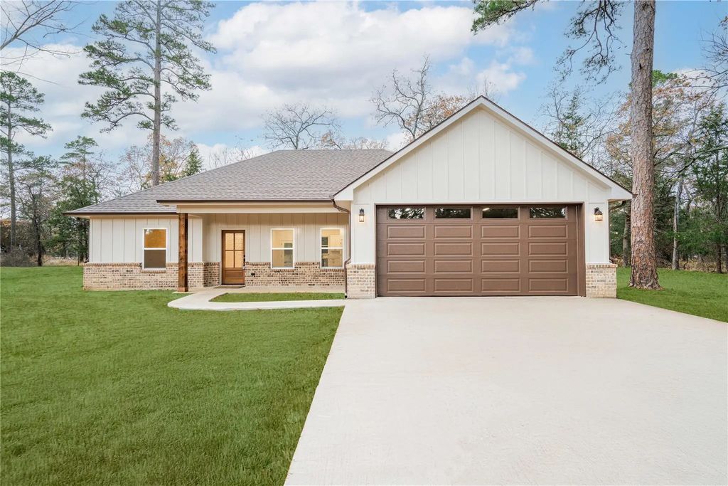 711 King Charles Road, Scroggins