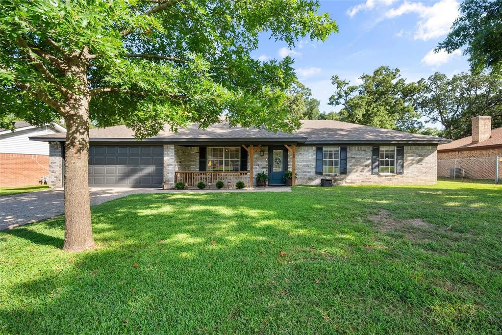400 Fairmont Avenue, Corsicana