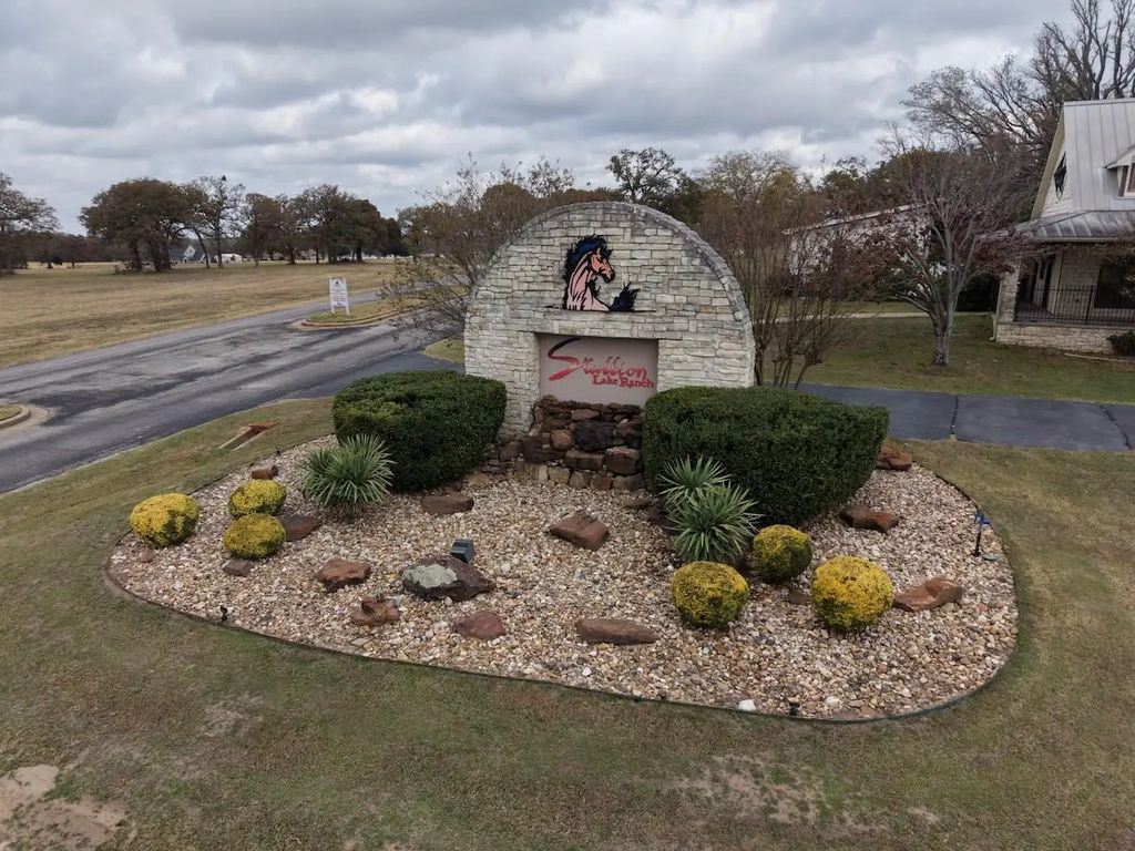 15431 Cr-424, Lindale