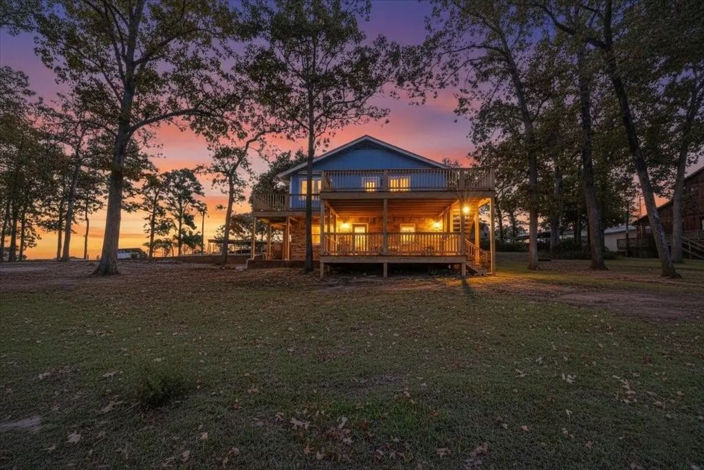 7270 Panorama Drive E, Frankston
