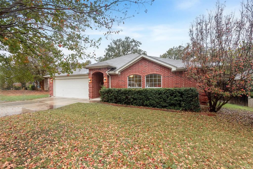 617 Madeline Court, Azle