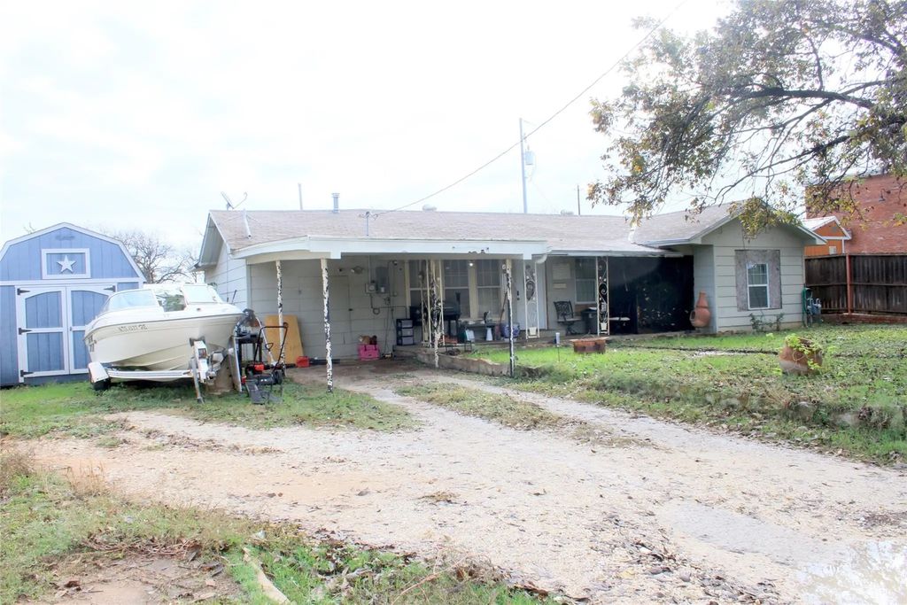 202 N Clear Street, San Saba