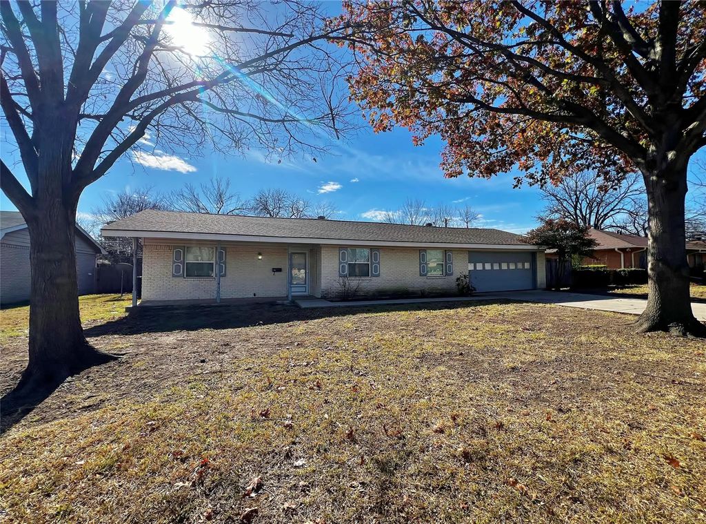 725 Danish Drive, Grand Prairie