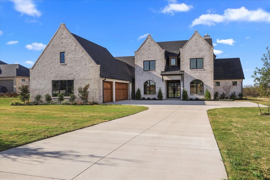 2704 Veridian Point Drive, Burleson