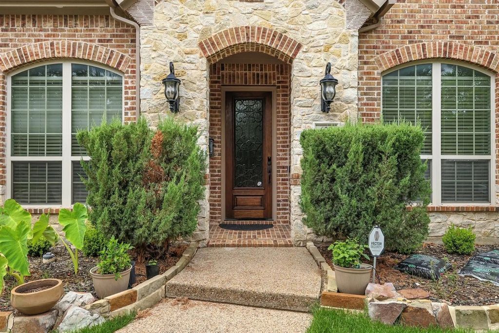 628 Four Stones Boulevard, Lewisville