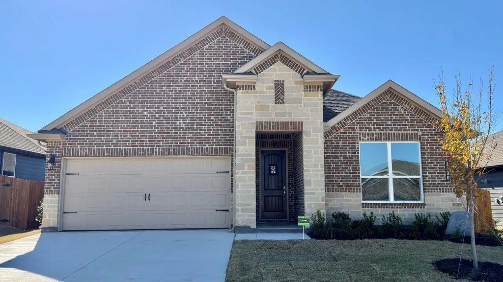 2600 Goldfinch Drive, Denton
