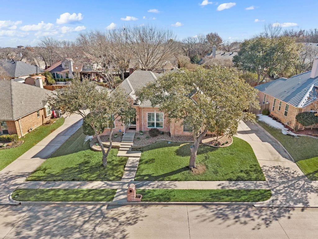 8608 Twisted Oaks Way, North Richland Hills