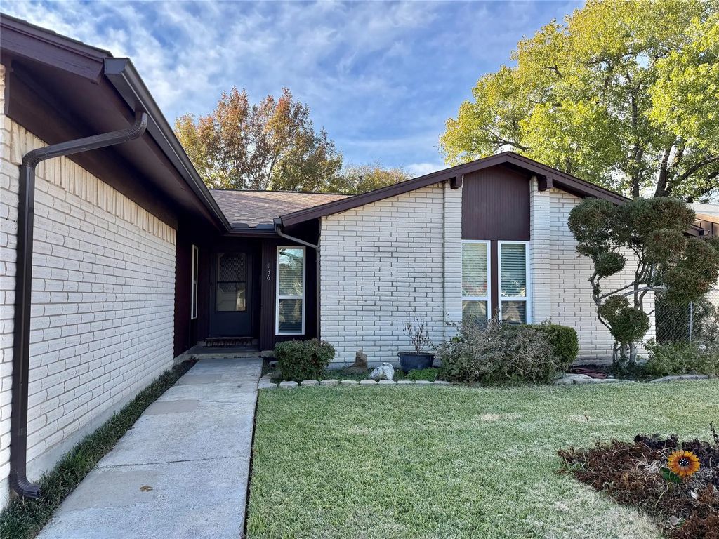 136 Village Drive, Lewisville
