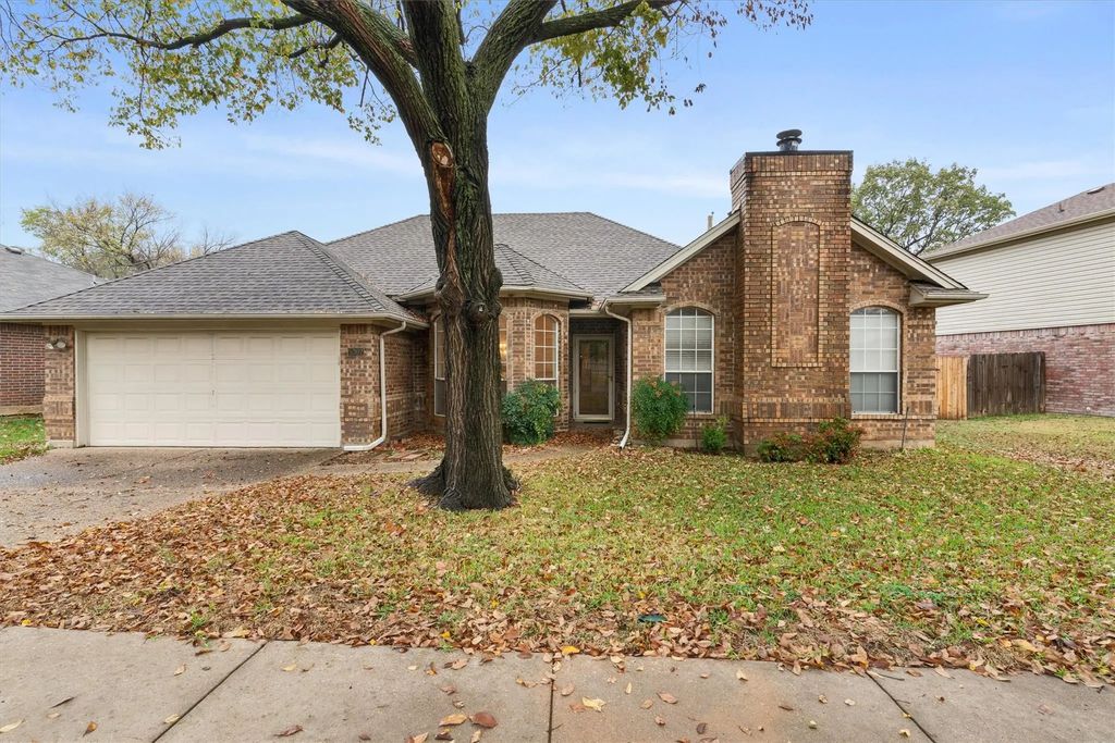 5302 Andalusia Trail, Arlington