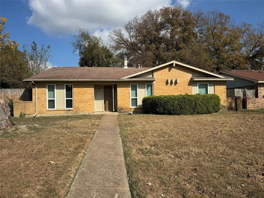 1925 Bosque Drive, Garland