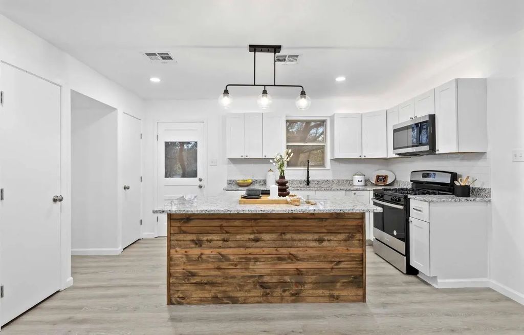 1115 Phillips Drive, Brownwood