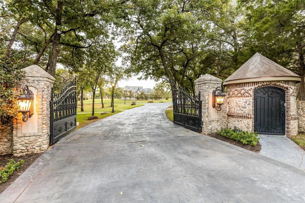 935 W Dove Road, Southlake