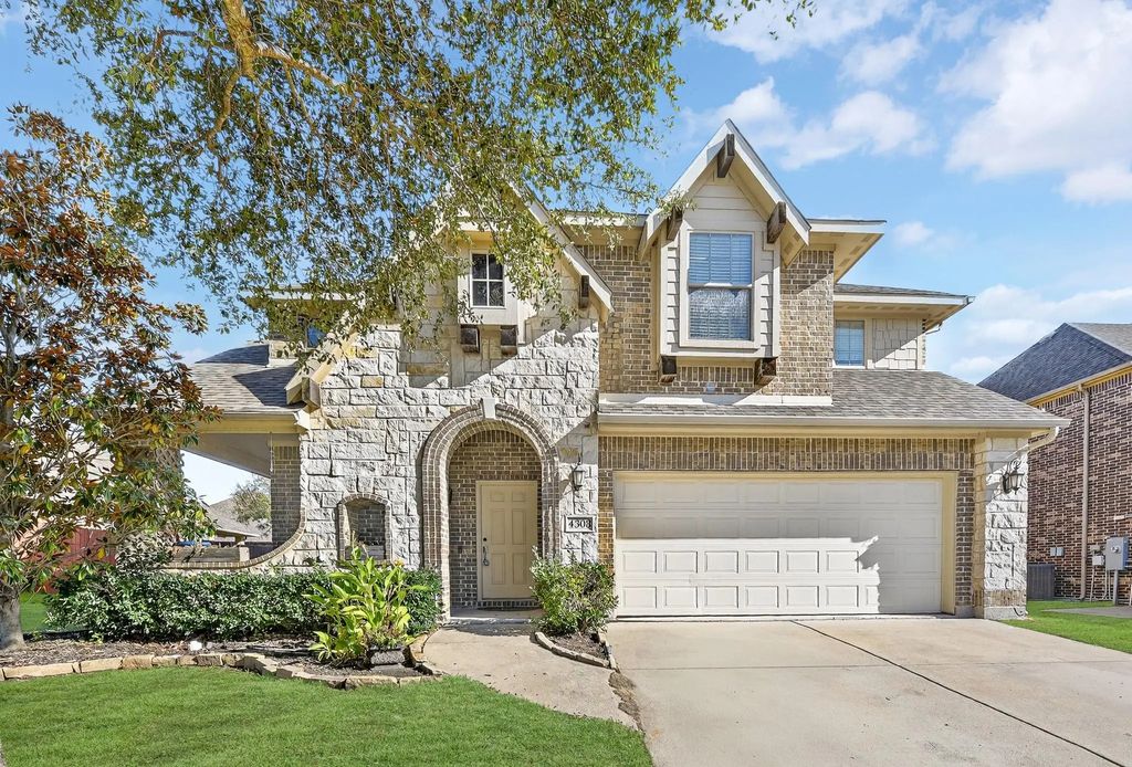 4308 Spruce Road, Melissa