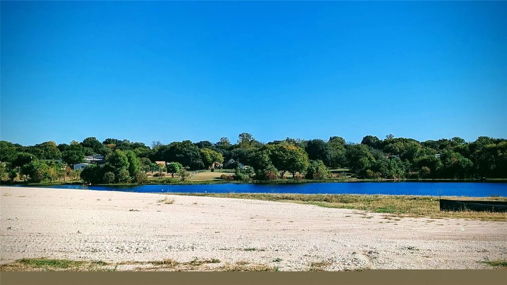 317 Lakeside Landing, Lorena