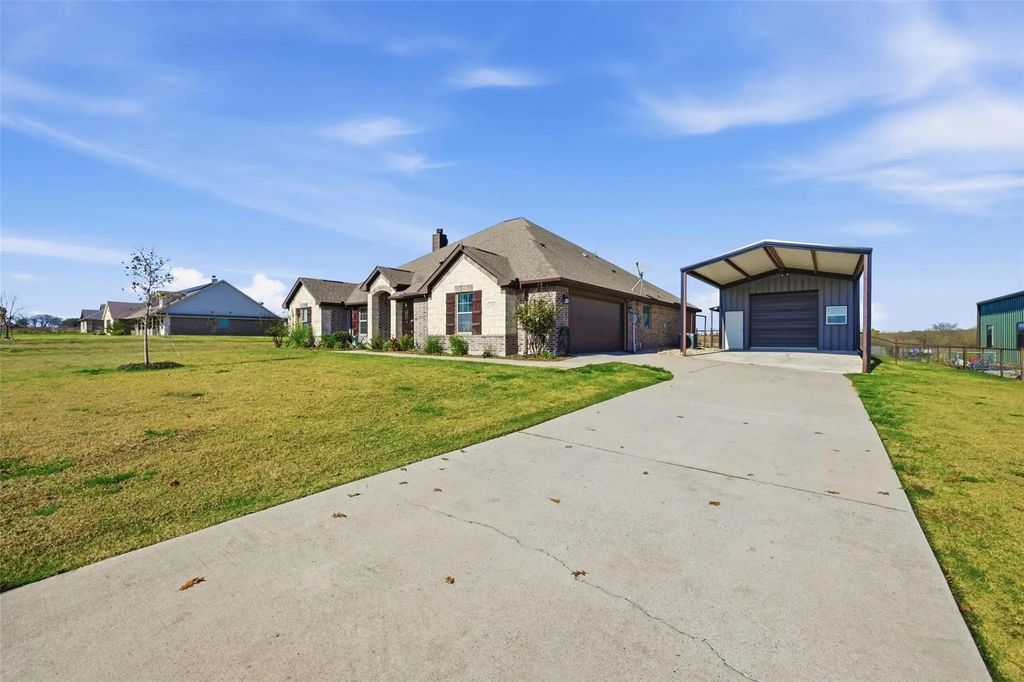 21855 County Road 820, Farmersville