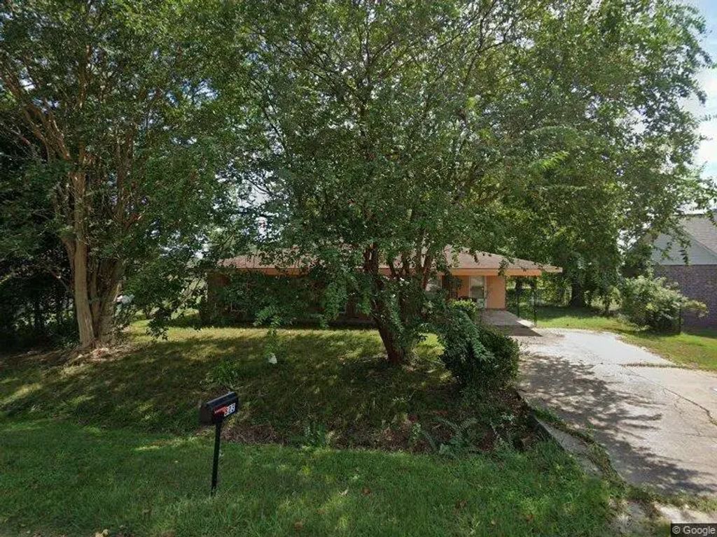 823 Brewton Street, Natchitoches