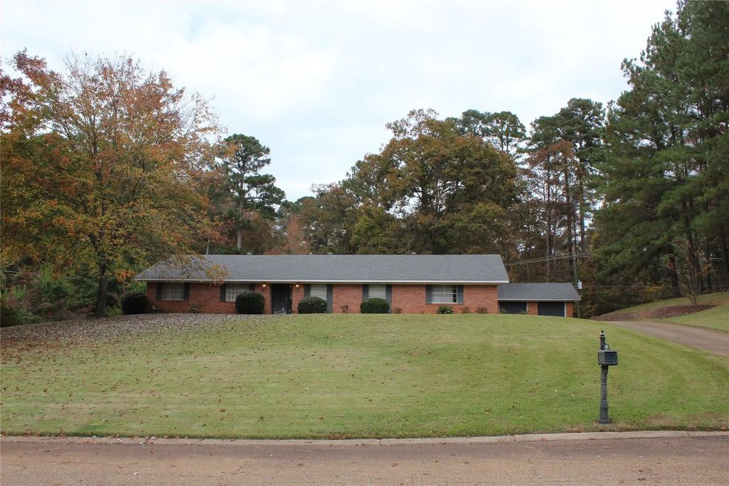 1401 Hinton Street, Minden