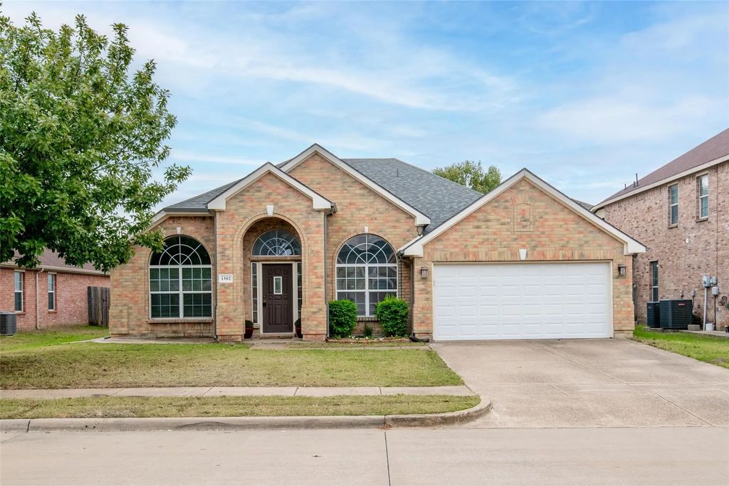 1302 Red Deer Way, Arlington