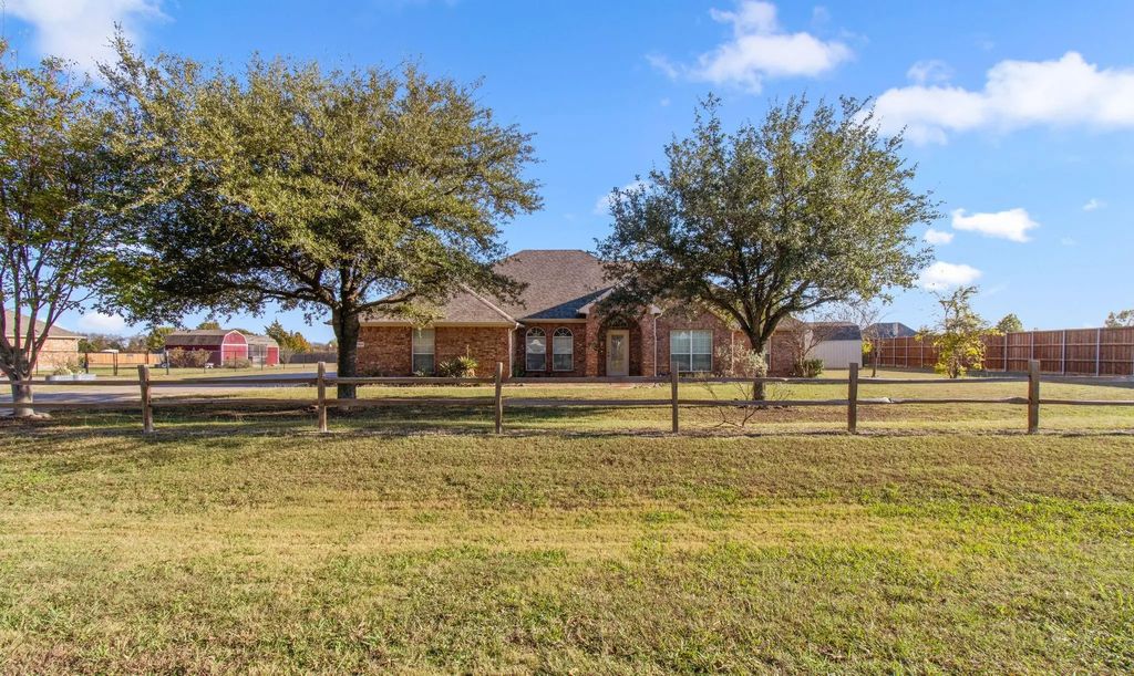 1304 Shawnee Road, Red Oak