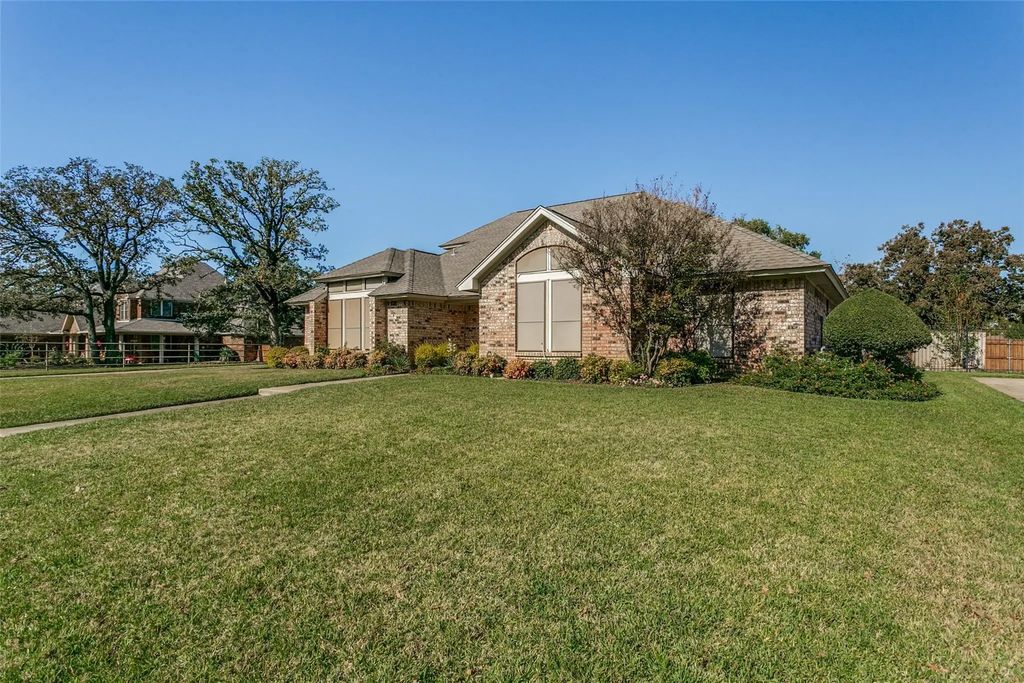 7301 Londonderry Drive, North Richland Hills