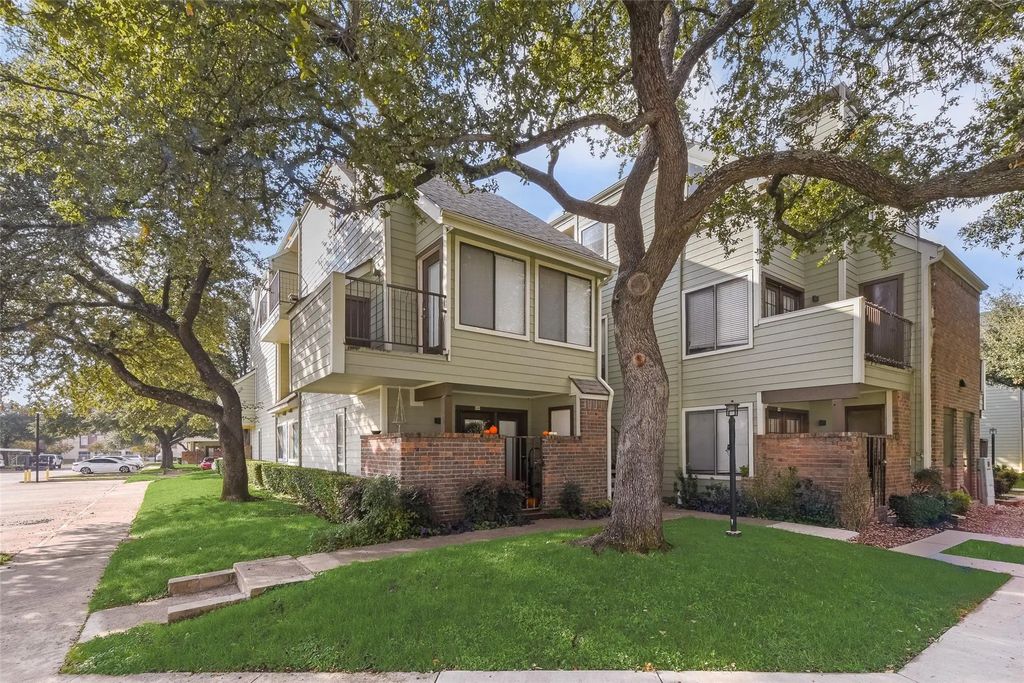 3101 Sondra Drive 302, Fort Worth