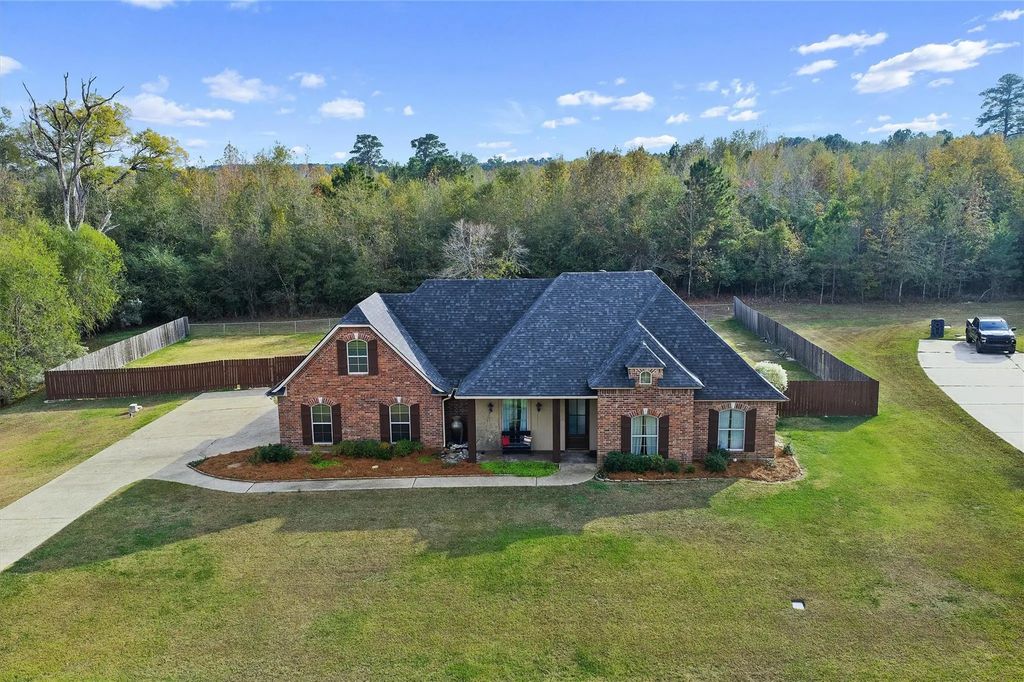 363 Leigh Lane, Stonewall