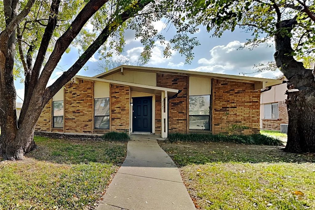 2121 Osage Trail, Grand Prairie